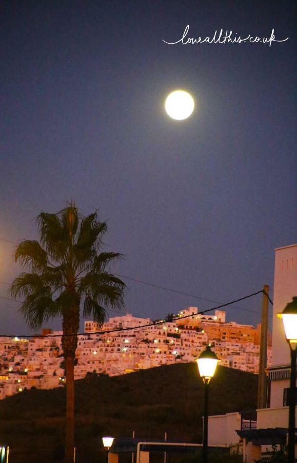شقة صني بريز موخاكار المظهر الخارجي الصورة